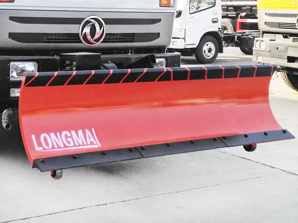 2.8米推雪鏟-程力加裝2.8米推雪鏟大型路面除雪設備